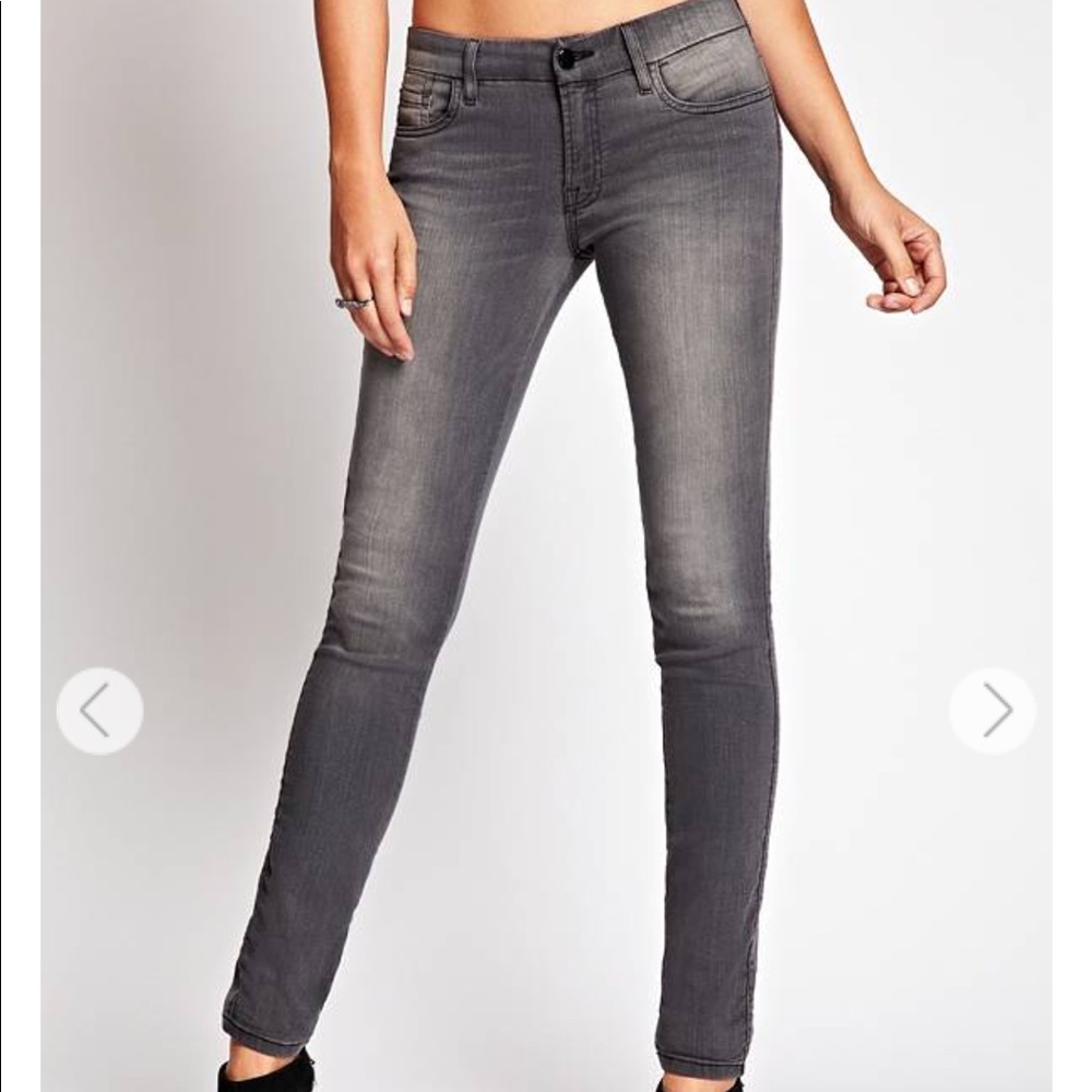 GUESS Inc.🔻Curvy Sophia Jeans